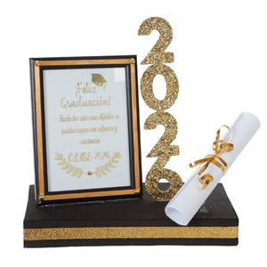 Marco 2026 Con Diploma Graduación