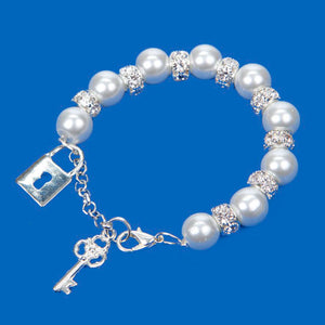 Pulsera De Perlas Con Candado Y Llave