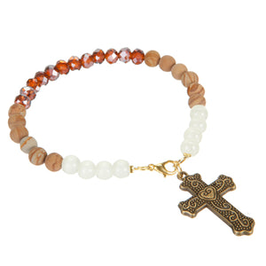Pulsera Café/Blanco Con Cruz Oro Antiguo