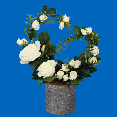 Fantasías Miguel Clave:JN92 Arreglo Floral Con Corazòn De Rosas
