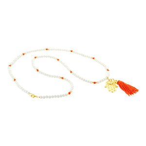 Collar Blanco Con Borla