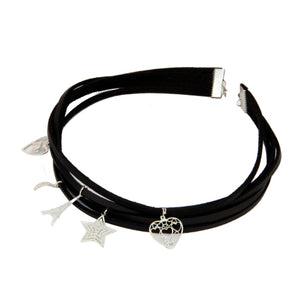 Brazalete Imitación Gamuza Con Dijes De Filigrana