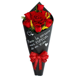 Ramo De Rosas Rojas Con Cartulina Negra